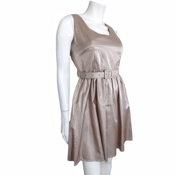 YA Juniors Metallic Champagne Party Dress Size M Simple A-line Basic Prom - Picture 1 of 11